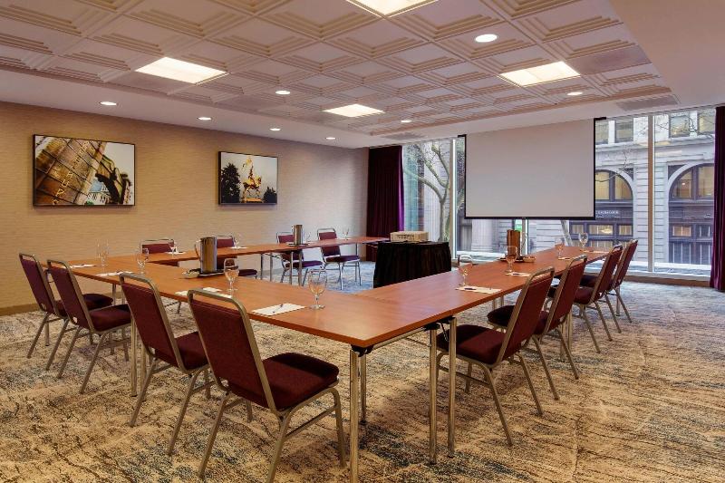 هتل Courtyard By Marriott Portland City Center