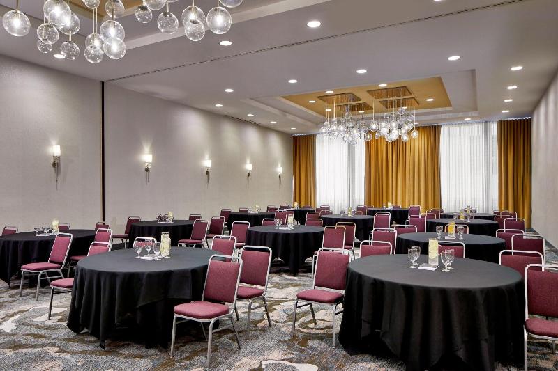 هتل Courtyard By Marriott Portland City Center