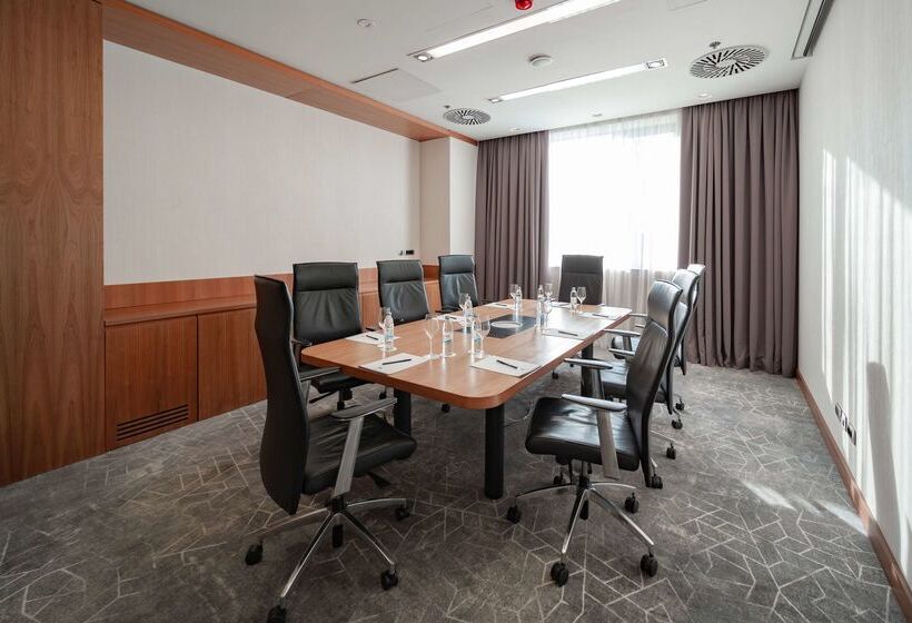 فندق Doubletree By Hilton Zagreb