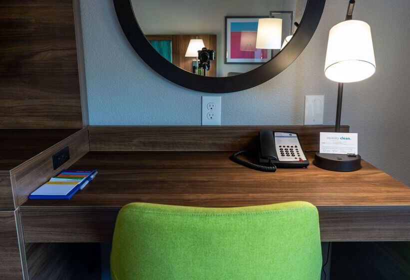 فندق Hampton Inn Elkhorn Lake Geneva Area