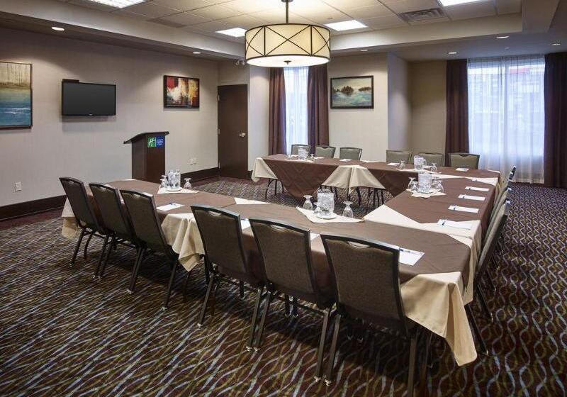 هتل Holiday Inn Express And Suites Timmins, An Ihg