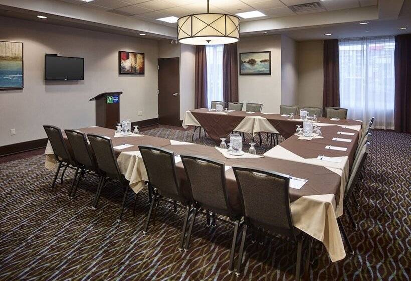 هتل Holiday Inn Express And Suites Timmins, An Ihg