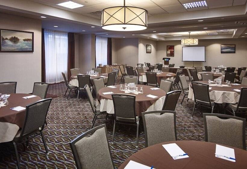 هتل Holiday Inn Express And Suites Timmins, An Ihg