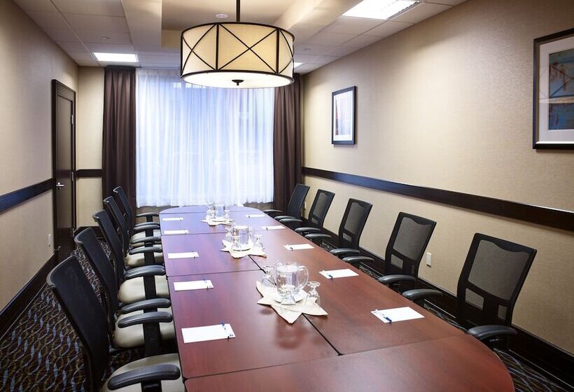 هتل Holiday Inn Express And Suites Timmins, An Ihg