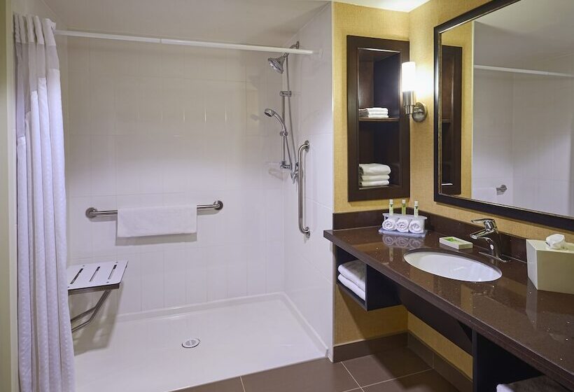 هتل Holiday Inn Express And Suites Timmins, An Ihg