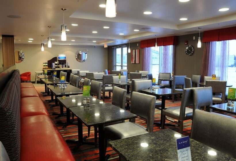 هتل Chateau Inn & Suites Bonnyville