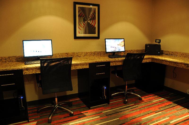 هتل Chateau Inn & Suites Bonnyville
