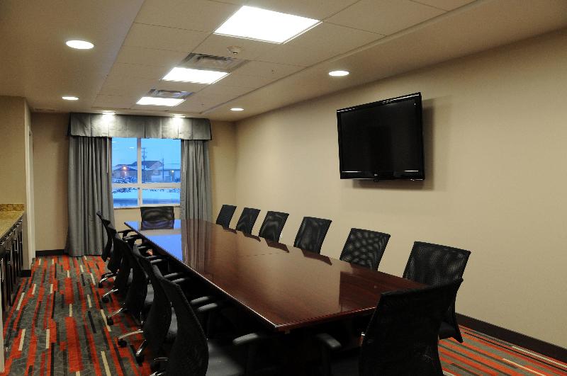 هتل Chateau Inn & Suites Bonnyville