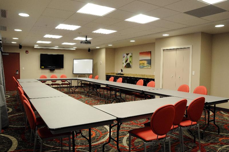 هتل Chateau Inn & Suites Bonnyville