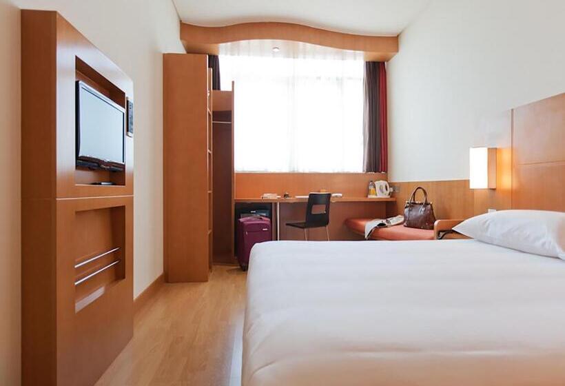 هتل Ibis Abu Dhabi Gate