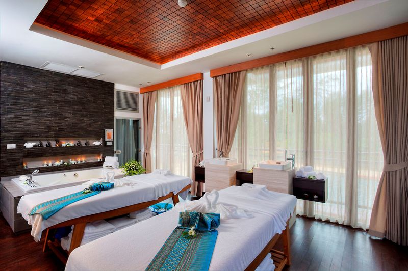 هتل Natai Beach Resort
