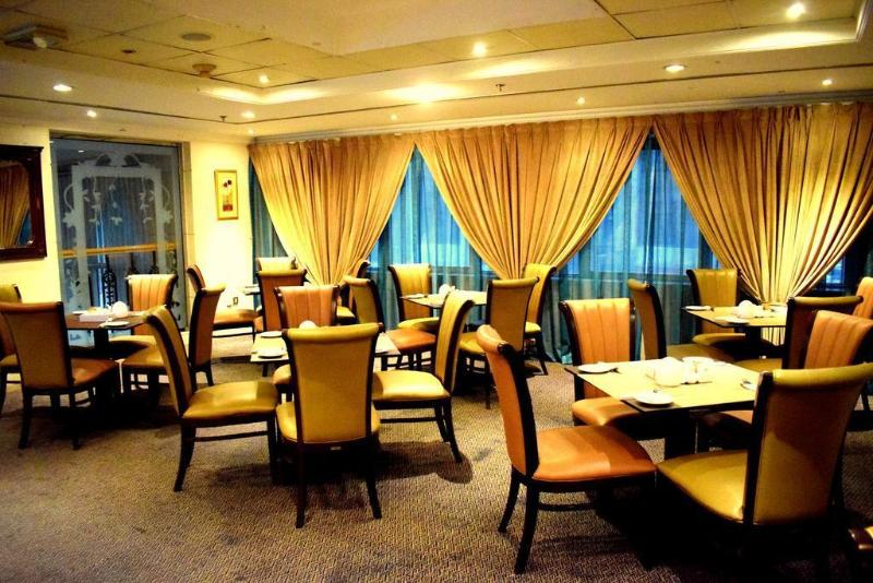 هتل Nejoum Al Emarat