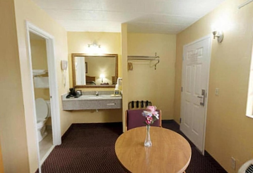 هتل Quality Inn