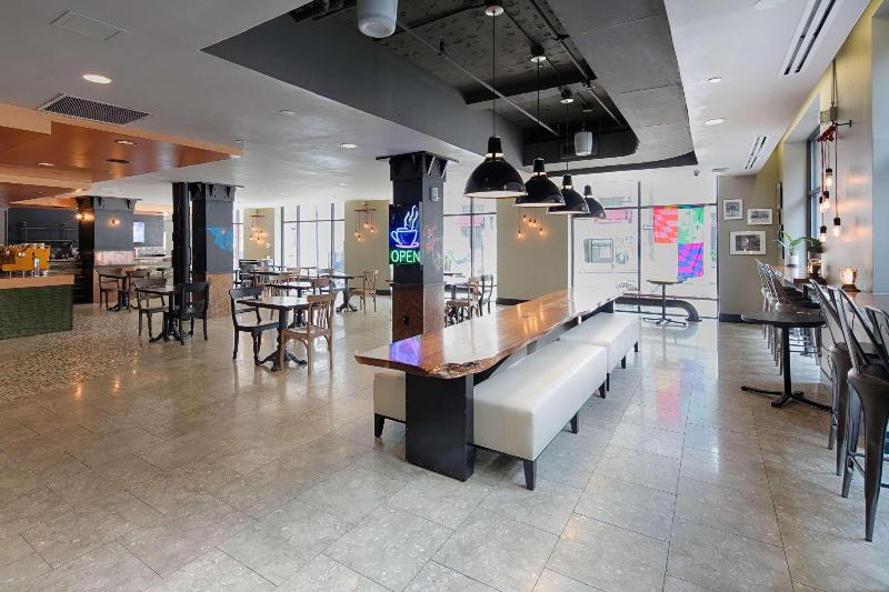 هتل Rl Baltimore Inner Harbor