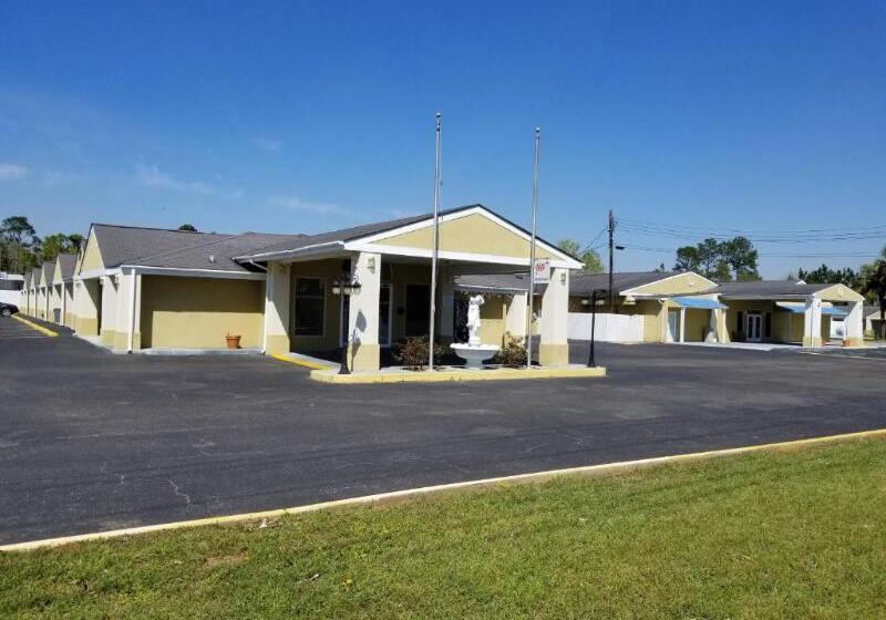 هتل Rodeway Inn & Suites
