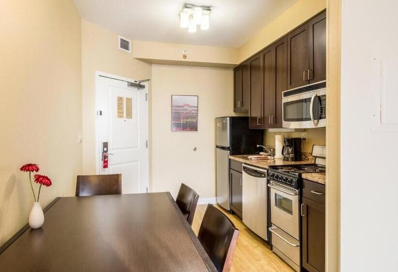 בית מלון כפרי Towneplace Suites Dayton North