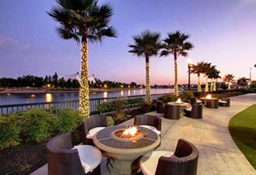 هتل University Plaza Waterfront