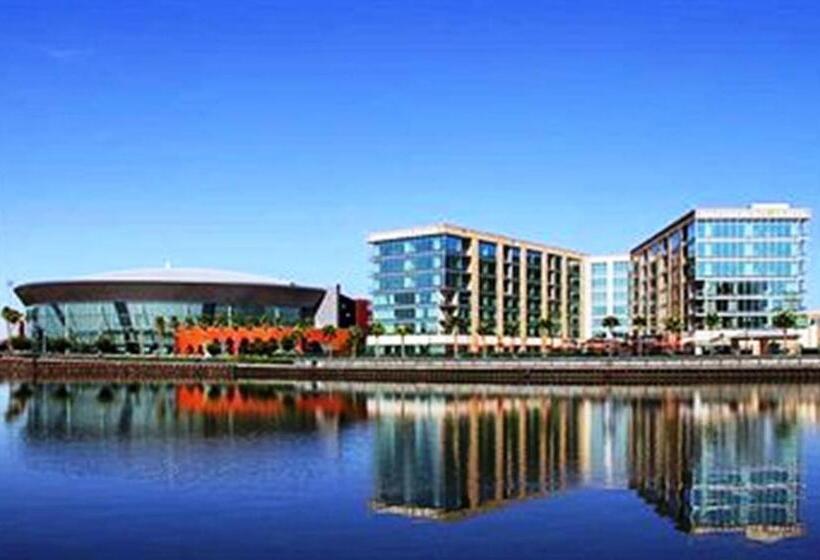 هتل University Plaza Waterfront