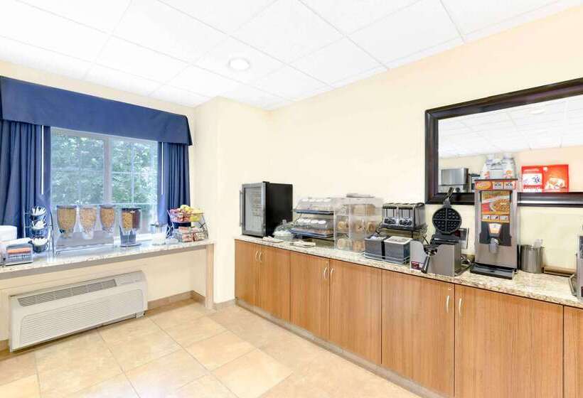 Microtel Inn & Suites   Kearney