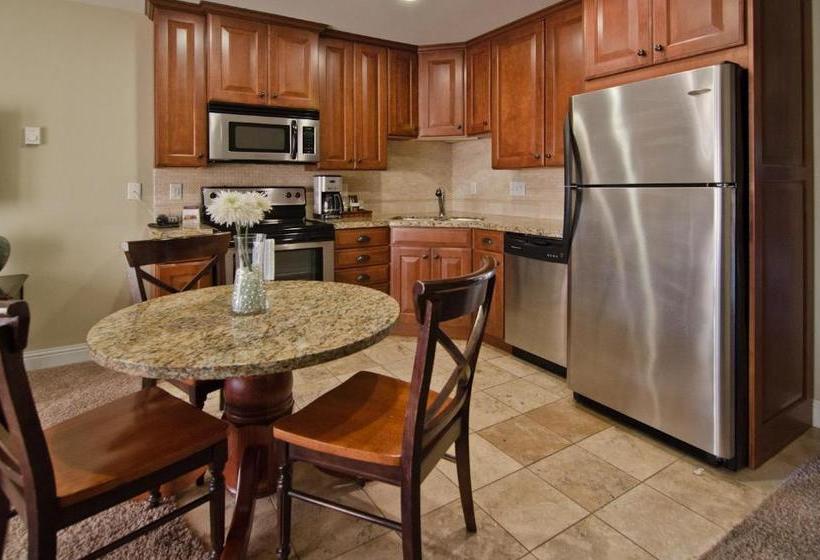 리조트 Pacific Reef Hotel & Light Show