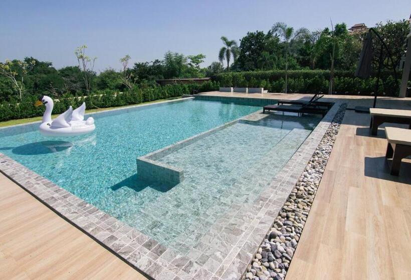 Searidge Hua Hin Resort & Poolvilla