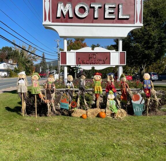 Colonial Motel