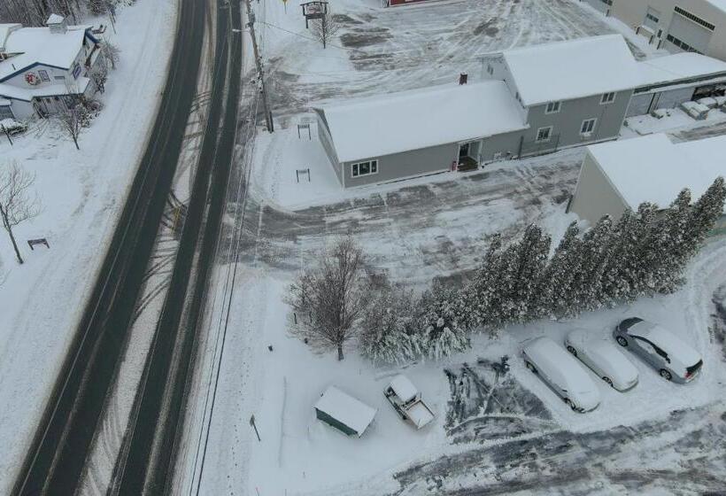 Colonial Motel