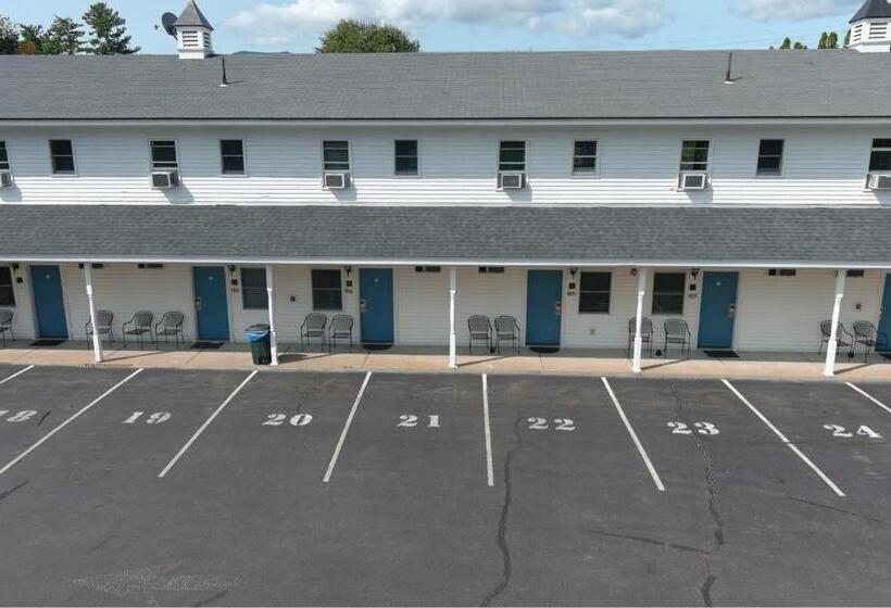 Colonial Motel