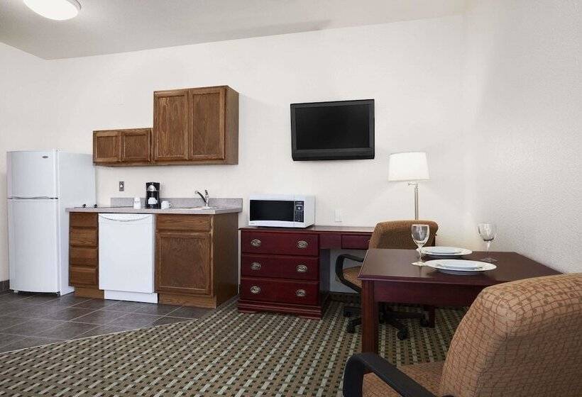 Days Inn & Suites By Wyndham Columbus Ne