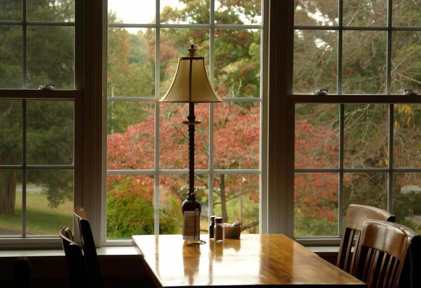 בית מלון כפרי Acorn Hill Lodge And Spa