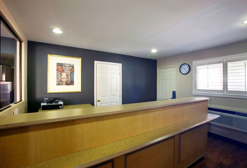 هتل Americas Best Value Inn Midland