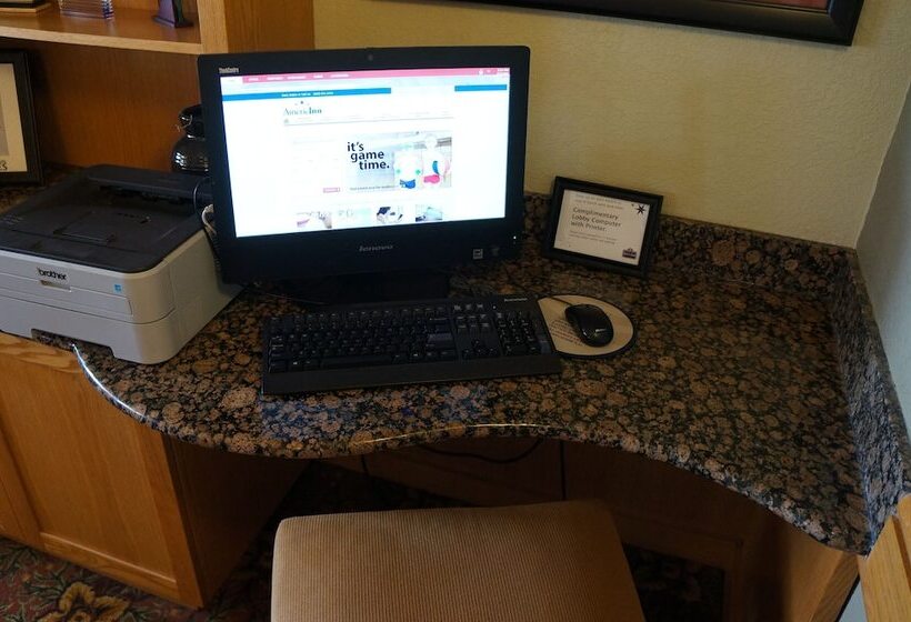 هتل Americinn By Wyndham Anamosa