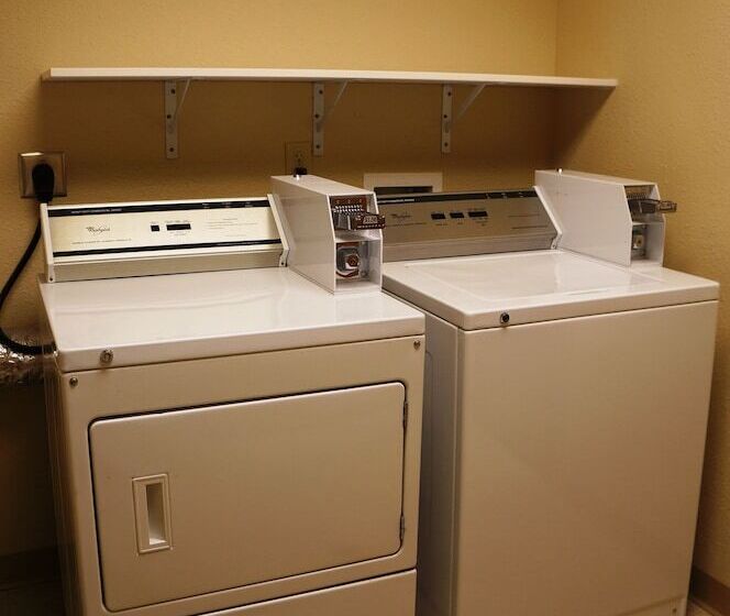 هتل Americinn By Wyndham Anamosa