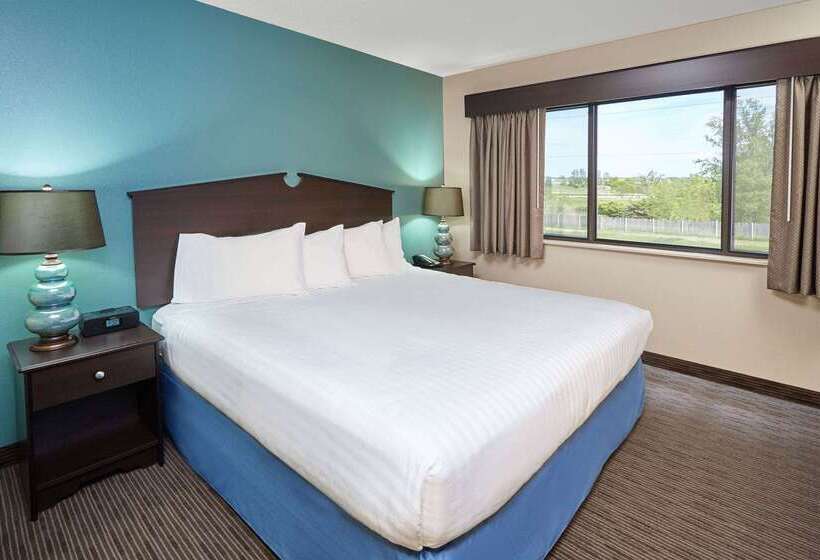 هتل Americinn By Wyndham Green Bay East