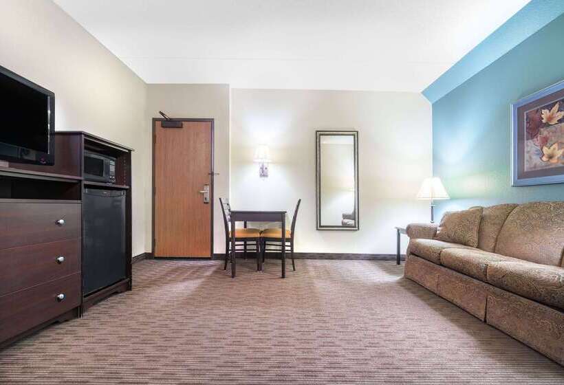 هتل Americinn By Wyndham Green Bay East