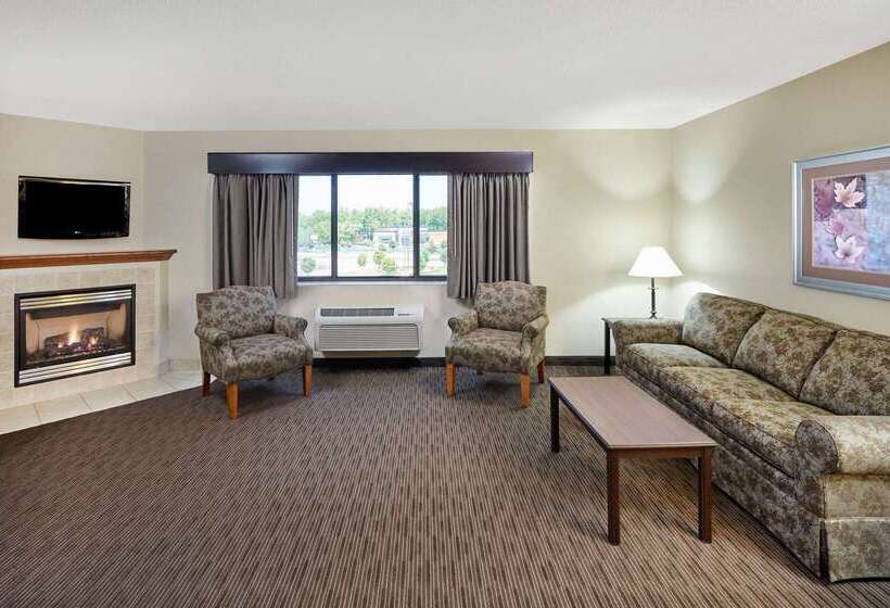 Hotel Americinn By Wyndham Green Bay East