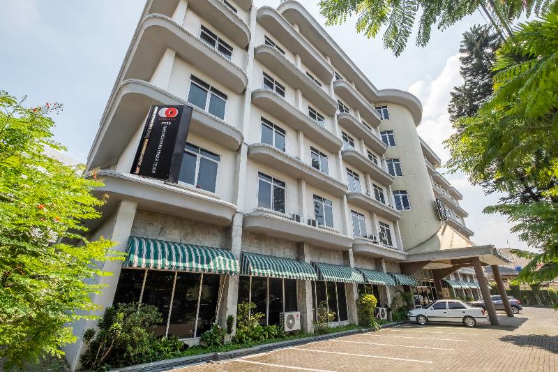 Fotos del hotel Capital O 2239 Hotel Endah Parahyangan:  2