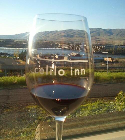 호텔 Celilo Inn