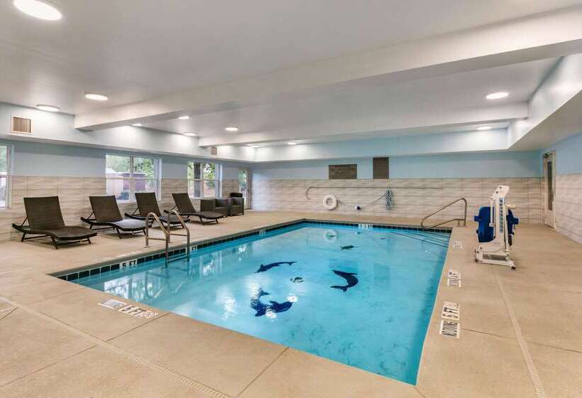 هتل Clarion Pointe Columbusbradley Park