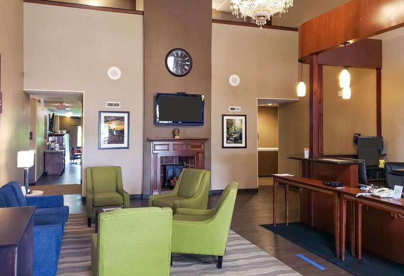 Hotel Comfort Suites South Point  Huntington