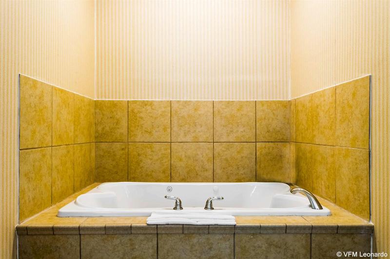 هتل Comfort Suites South Point  Huntington