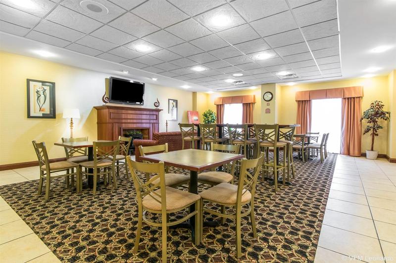 هتل Comfort Suites South Point  Huntington