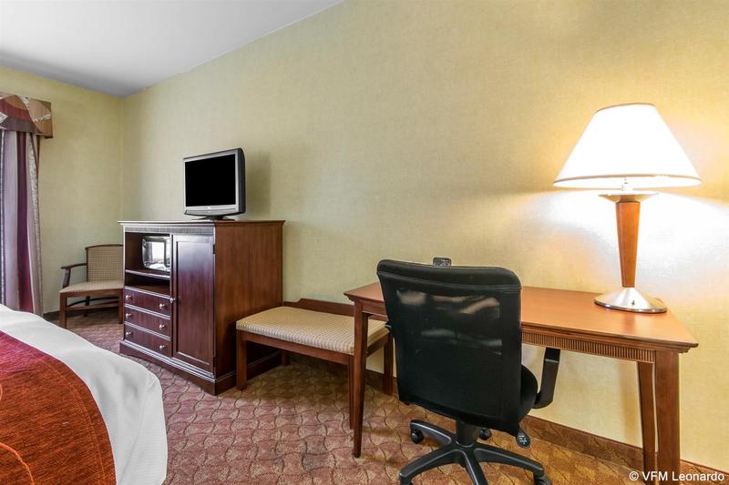هتل Comfort Suites South Point  Huntington