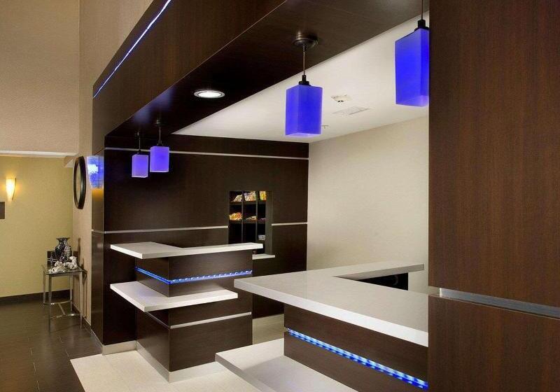 ホテル Comfort Suites Waco North  Near University Area