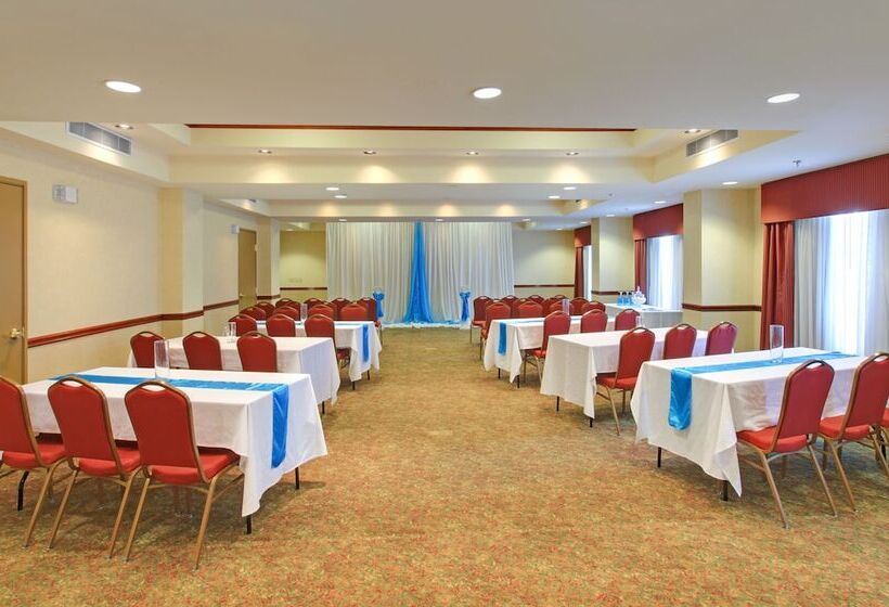 هتل Country Inn & Suites By Radisson, Conway, Ar