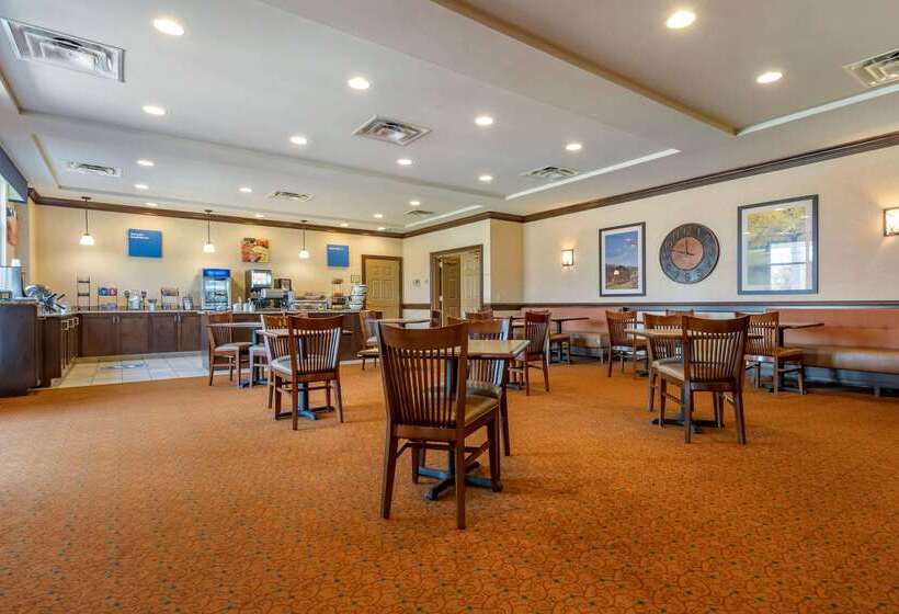 هتل Comfort Inn & Suites