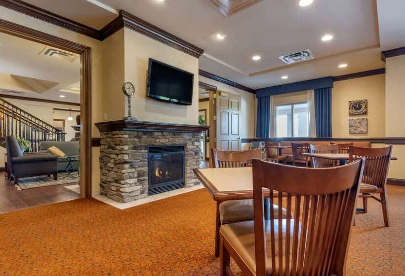 هتل Comfort Inn & Suites