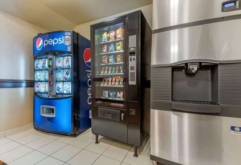 هتل Comfort Inn & Suites