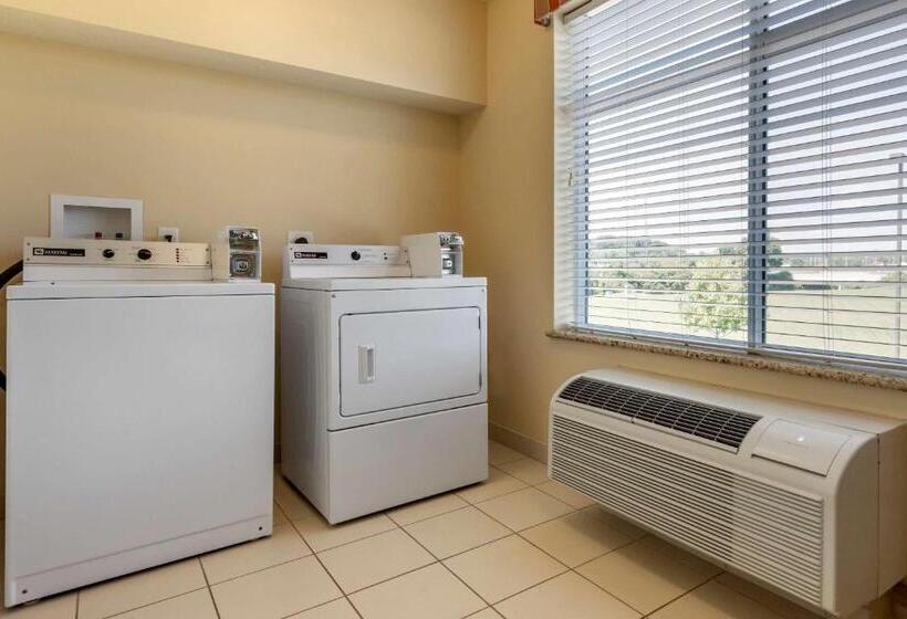 هتل Comfort Inn & Suites
