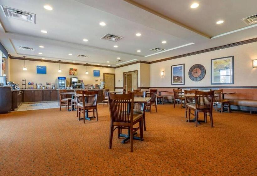 هتل Comfort Inn & Suites